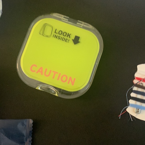 On the go travel essentials ✈️🚗🚍⛴️⛵️🏍️🚁🚊🚲🚕🧳💼🎒👜 - Picture 8 of 12